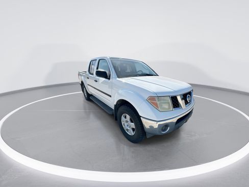 Used 2005 Nissan Frontier SE w/ (P01) Power Pkg image 2