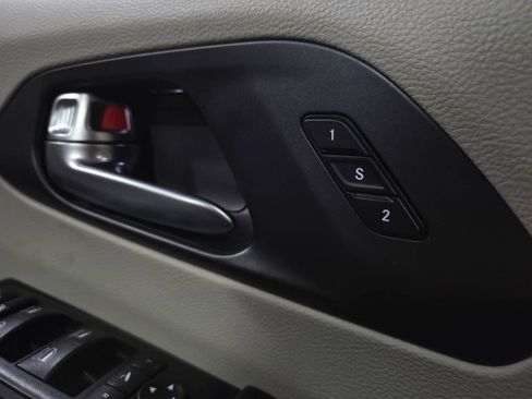 Used 2020 Chrysler Pacifica Limited image 36