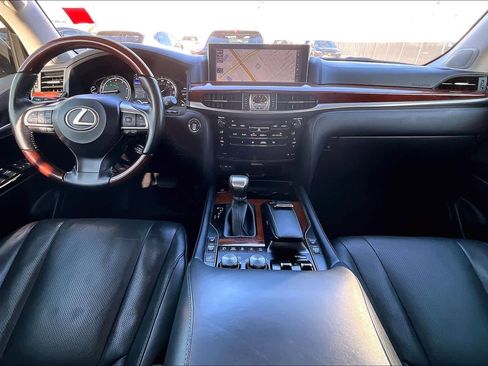 Used 2020 Lexus LX 570 4WD w/ Luxury Package image 15