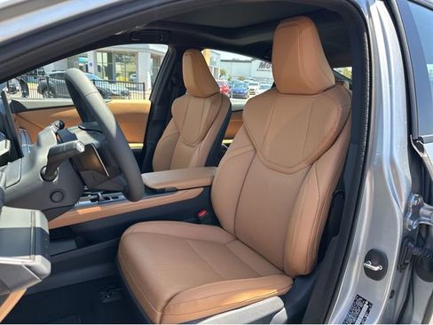 New 2026 Lexus ES 350e FWD image 16