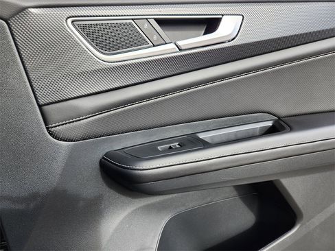 New 2026 Volkswagen Atlas Cross Sport SEL R-Line image 22