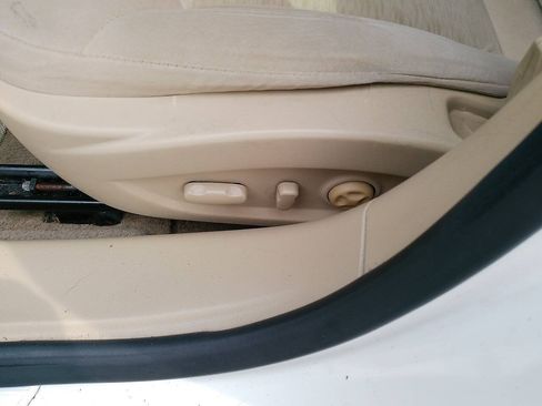 Used 2012 Buick LaCrosse Convenience FWD image 11