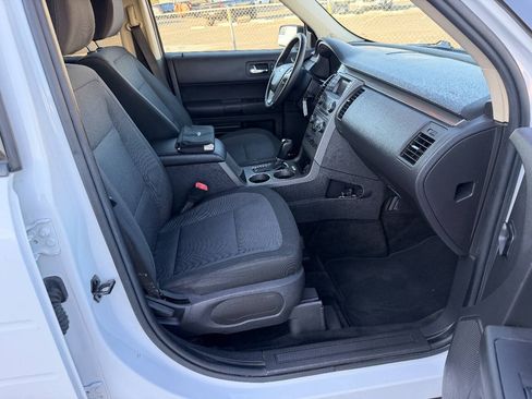 Used 2017 Ford Flex SE FWD image 37