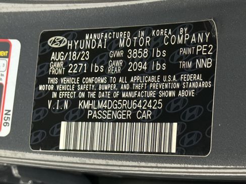 Used 2024 Hyundai Elantra SEL FWD image 19