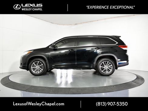 Used 2018 Toyota Highlander XLE image 10