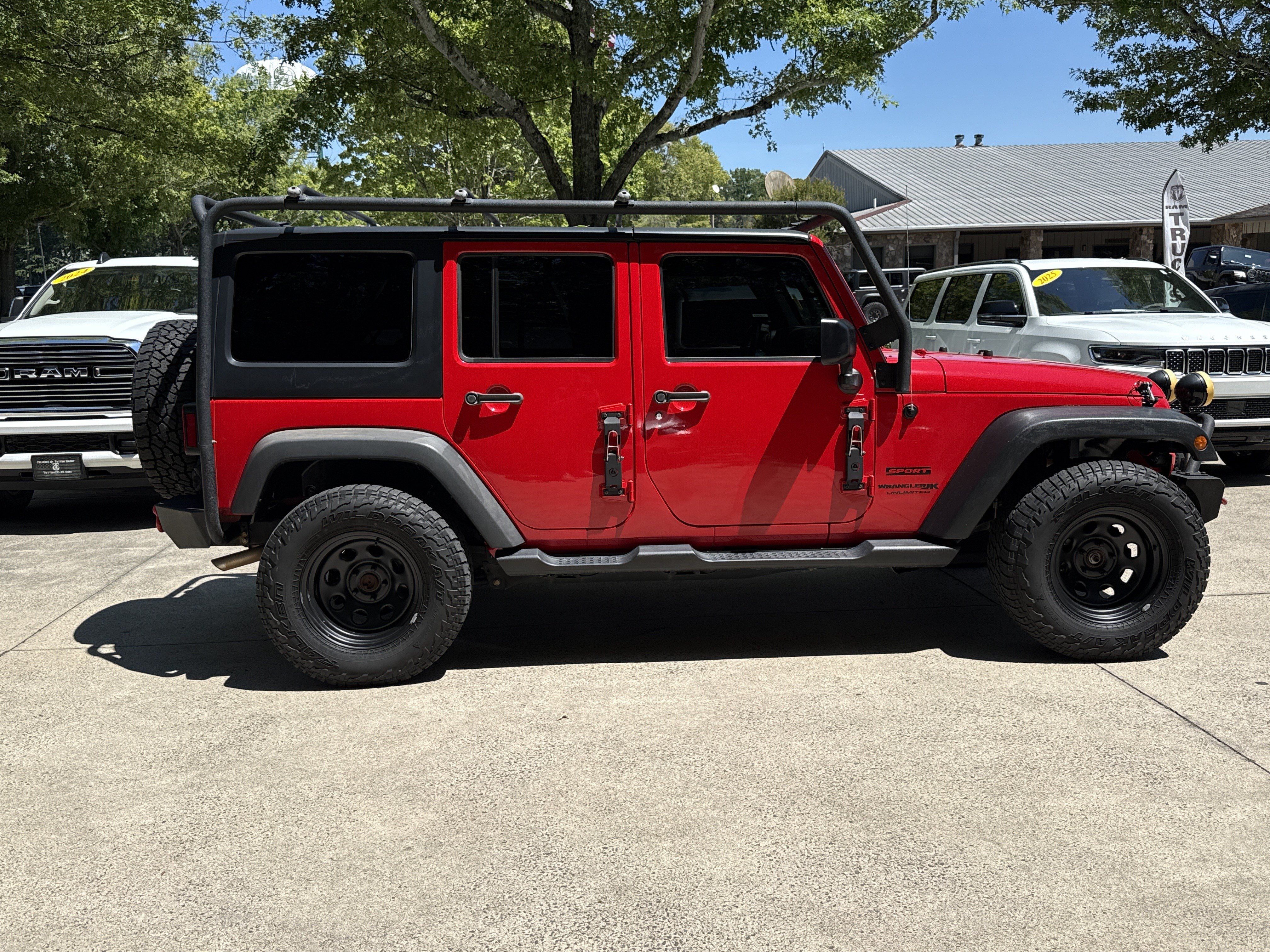 Used 2018 Jeep Wrangler Unlimited Sport S AWD/4WD image 8