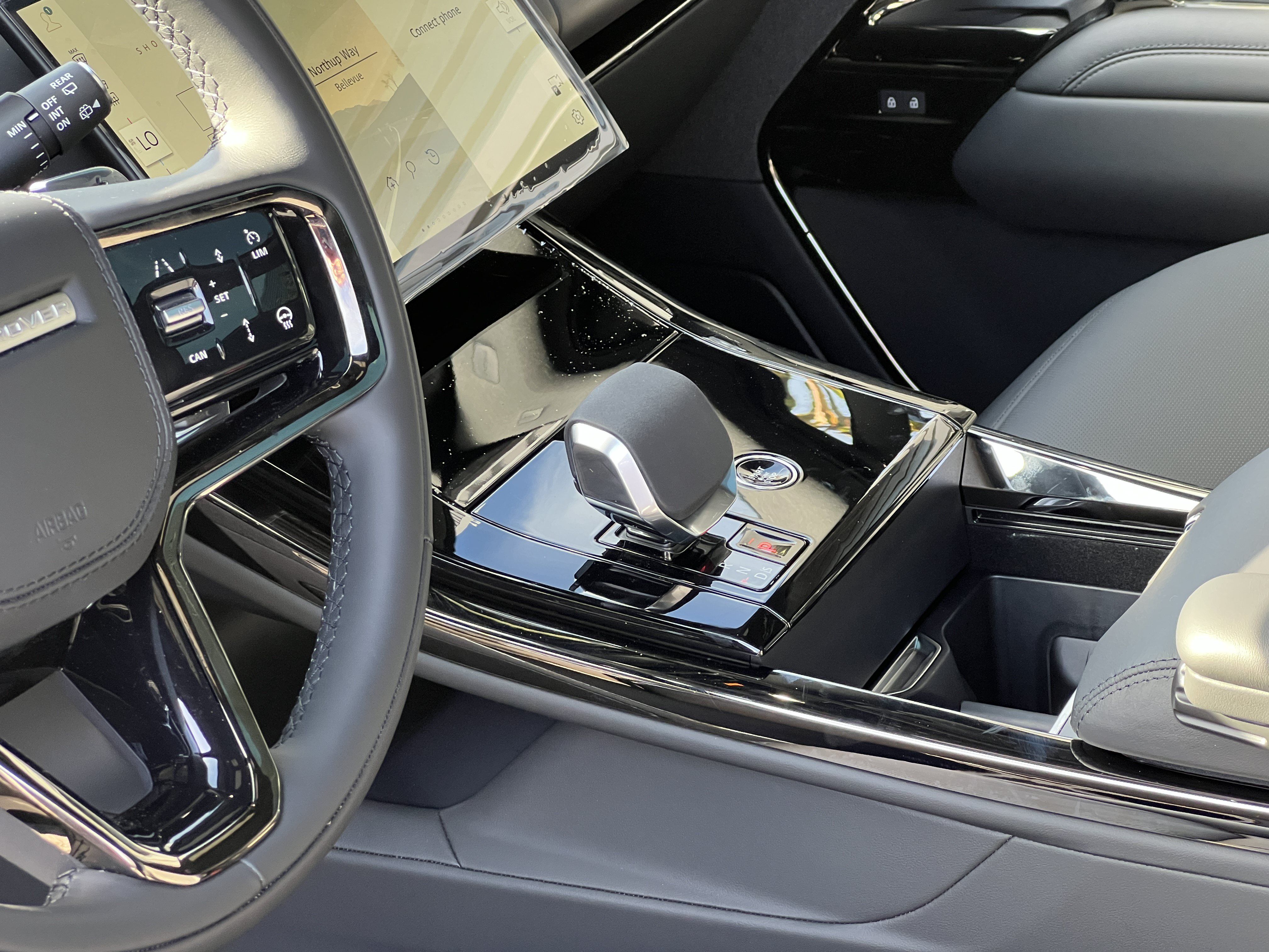 New 2025 Land Rover Range Rover Sport Dynamic SE AWD/4WD image 24