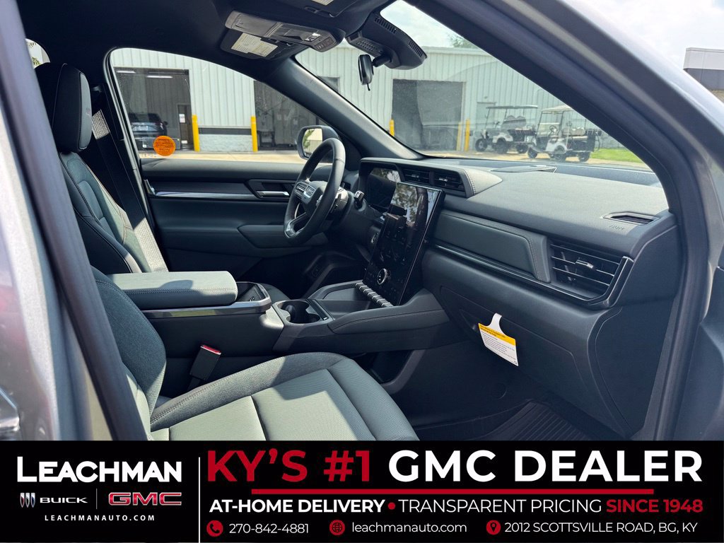New 2027 GMC Terrain AT4 w/ LPO, Floor Liner Package AWD/4WD image 30