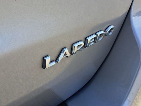 Used 2019 Jeep Grand Cherokee Laredo image 27