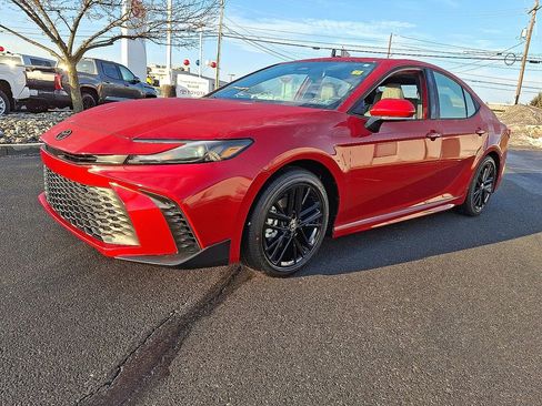 New 2026 Toyota Camry SE FWD image 3