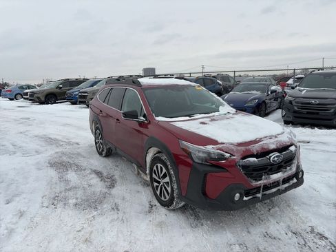 Used 2023 Subaru Outback Premium image 4