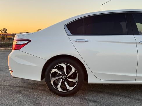 Used 2017 Honda Accord EX-L image 8