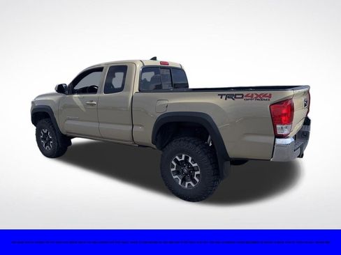 Used 2019 Toyota Tacoma TRD Off-Road image 3