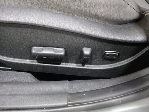 Used 2014 Hyundai Elantra Limited w/ Option Group 03 FWD image 12