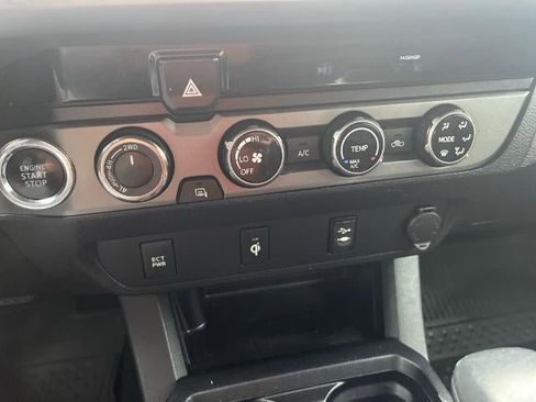 Used 2017 Toyota Tacoma SR5 image 14