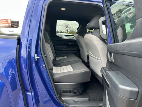 Used 2025 Toyota Tacoma TRD Sport w/ TRD Sport Upgrade Package image 51