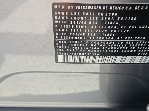 Certified 2024 Volkswagen Tiguan SE R-Line AWD/4WD image 9