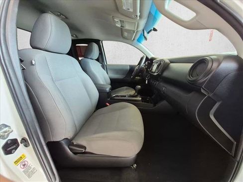 Used 2017 Toyota Tacoma SR RWD image 19