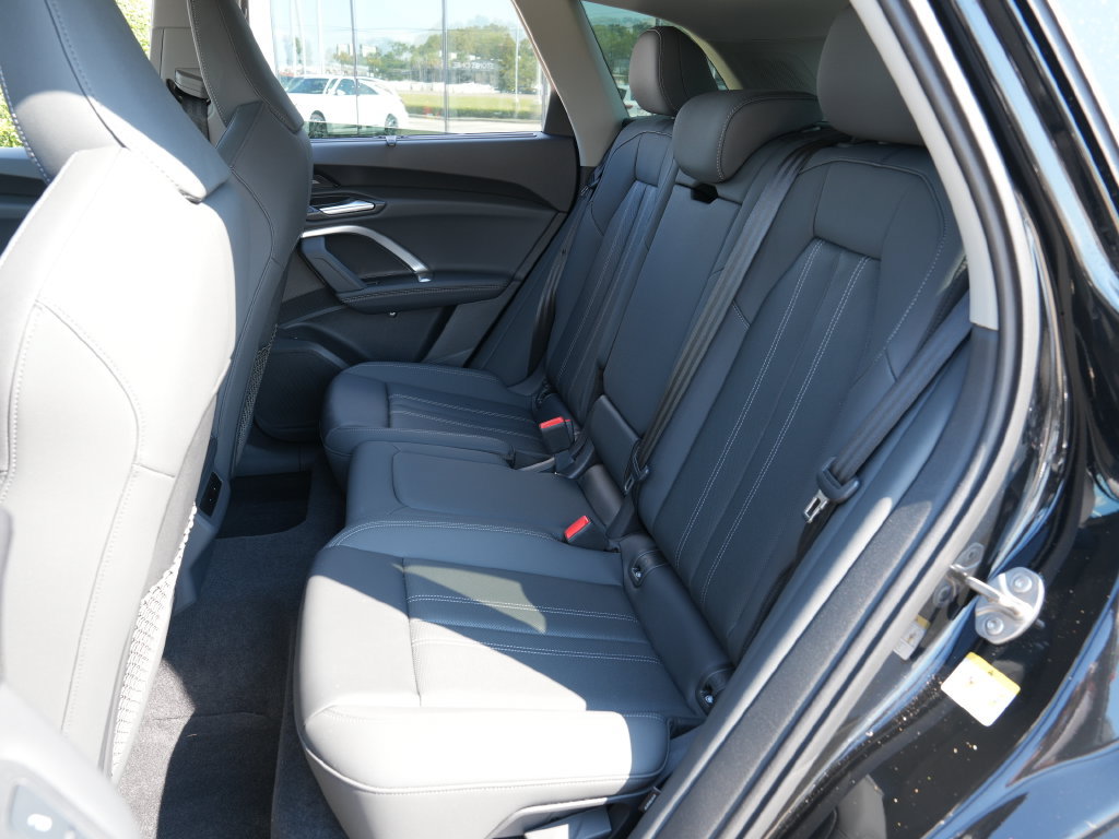 Used 2025 Audi Q5 Premium Plus w/ Premium Plus AWD/4WD image 22