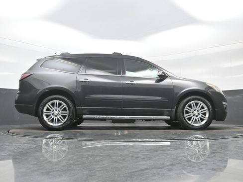 Used 2015 Chevrolet Traverse LT w/ Style and Technology Package image 32