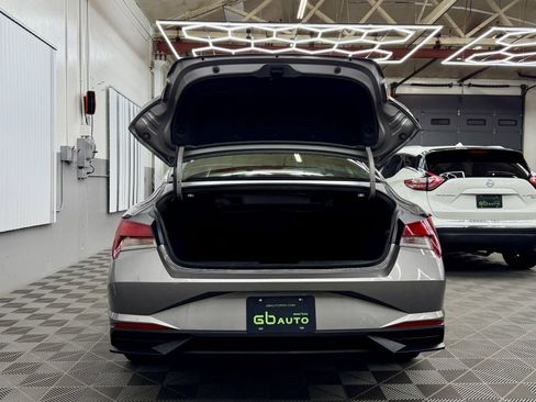 Used 2022 Hyundai Elantra SEL image 14