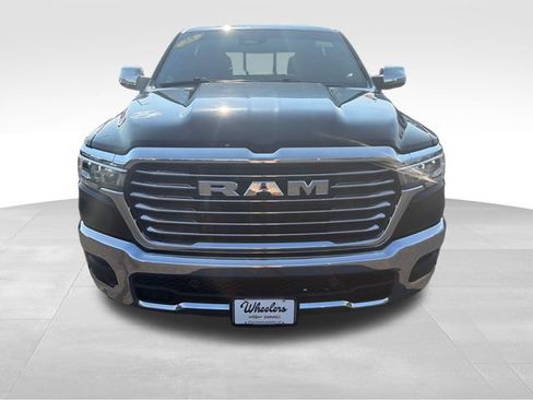 Used 2025 RAM 1500 Laramie AWD/4WD image 9