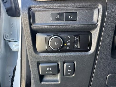 Used 2023 Ford Expedition Limited image 20