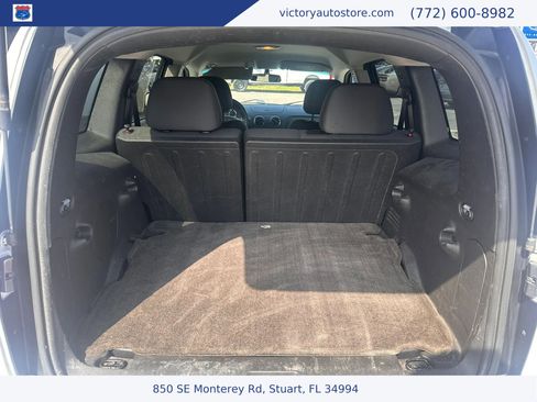 Used 2011 Chevrolet HHR LT image 10