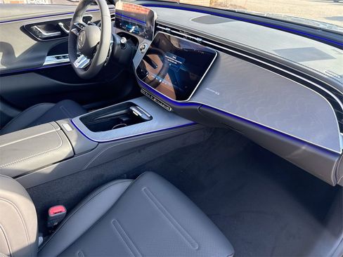 New 2025 Mercedes-Benz E 53 AMG e 4MATIC Sedan image 17
