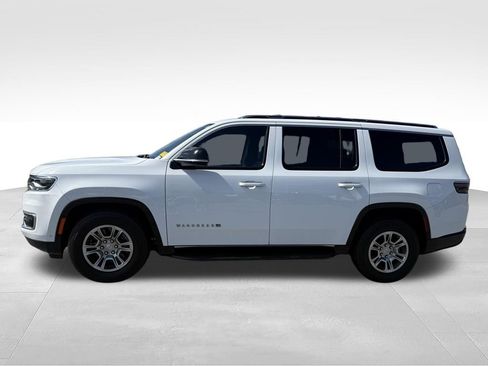 Used 2024 Jeep Wagoneer 4WD image 2