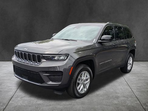 New 2026 Jeep Grand Cherokee Laredo RWD image 8