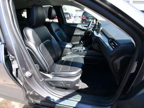 Used 2024 Ford Escape Platinum AWD/4WD image 17