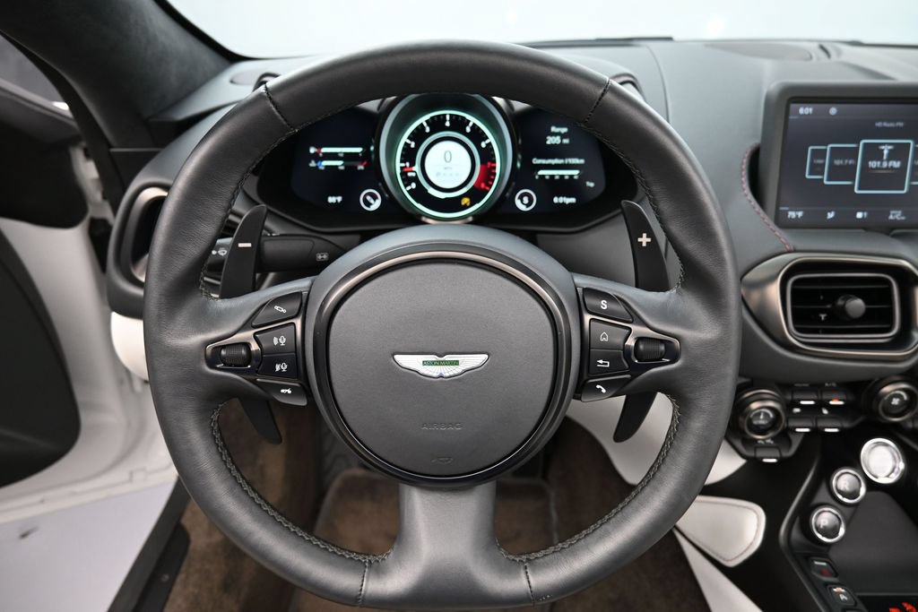 Used 2023 Aston Martin V8 Vantage Roadster RWD image 8