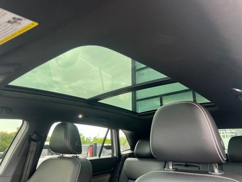 Used 2023 Volkswagen Atlas Cross Sport SE w/ Panoramic Sunroof Package AWD/4WD image 15