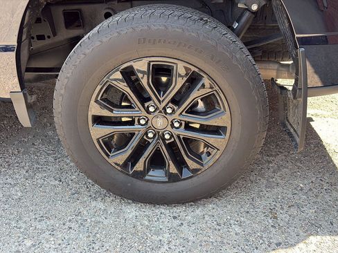 Used 2025 Ford F150 Lariat AWD/4WD image 4
