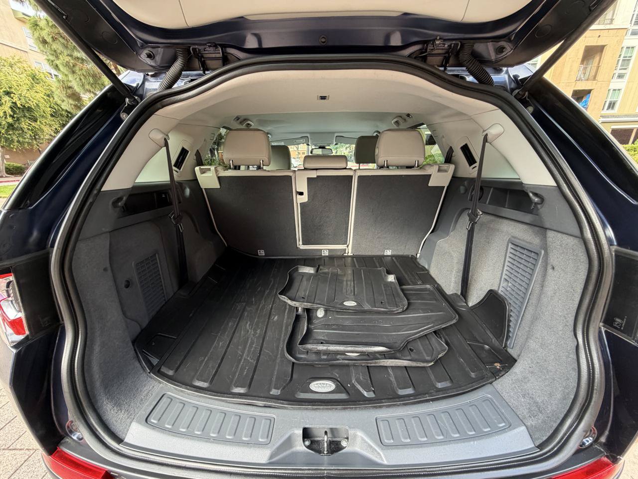 Used 2016 Land Rover Discovery Sport SE AWD/4WD image 27
