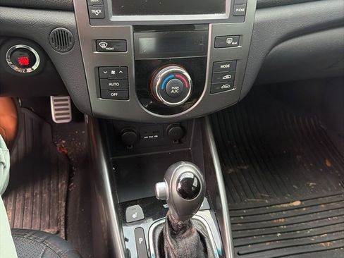 Used 2012 Kia Forte SX w/ Tech Pkg image 6