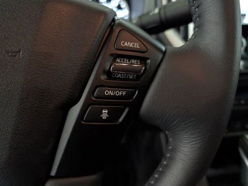 Used 2025 Nissan Frontier SV w/ SV Convenience Package image 15