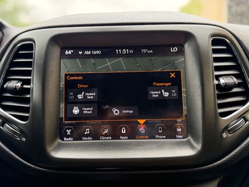 Used 2017 Jeep Compass Trailhawk w/ Leather Interior Group AWD/4WD image 31