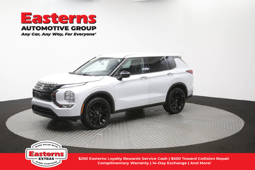 Used 2023 Mitsubishi Outlander SE AWD/4WD image 58