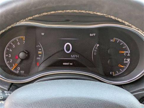 Used 2017 Jeep Grand Cherokee Limited image 15