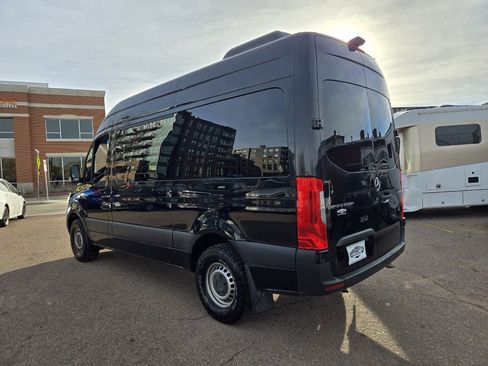 Used 2019 Mercedes-Benz Sprinter 2500 image 7
