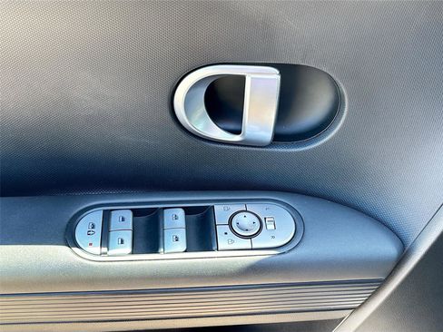 Used 2024 Hyundai Ioniq 5 SEL RWD image 18