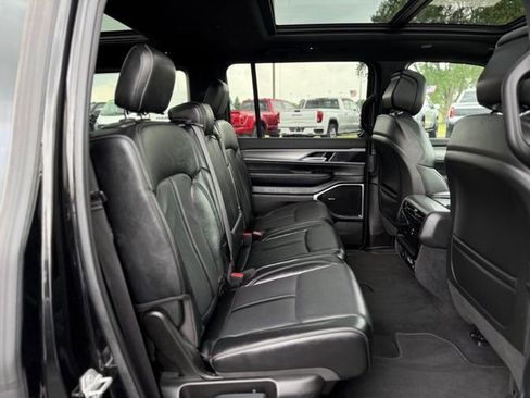 Used 2024 Jeep Wagoneer Series II AWD/4WD image 23