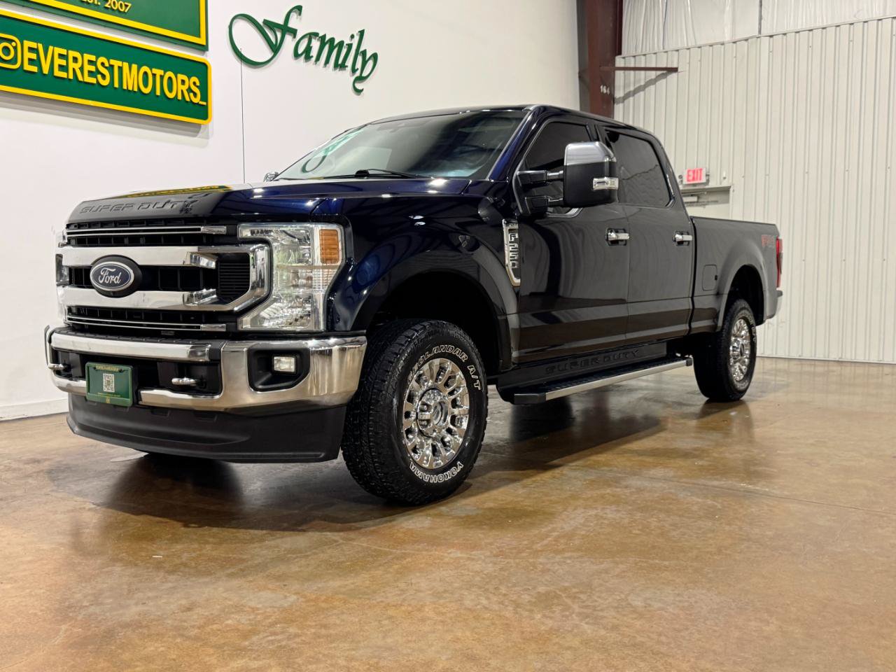 Used 2022 Ford F250 XLT w/ XLT Premium Package AWD/4WD image 3
