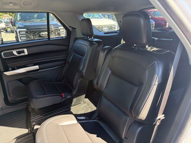 Used 2022 Ford Explorer XLT w/ Equipment Group 202A AWD/4WD image 41