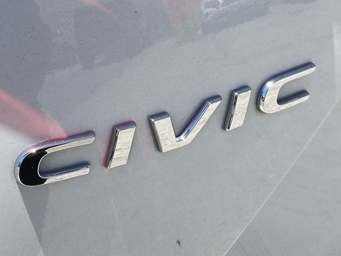 Used 2021 Honda Civic Sport image 5