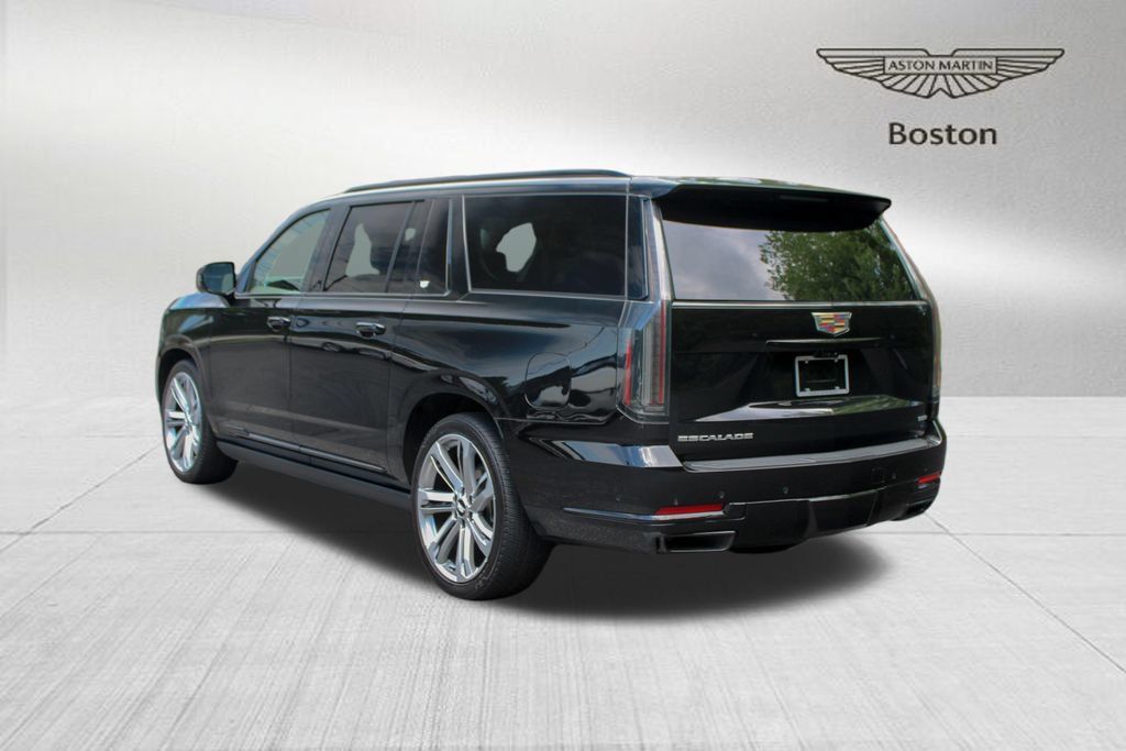Used 2025 Cadillac Escalade ESV Sport Platinum AWD/4WD image 4