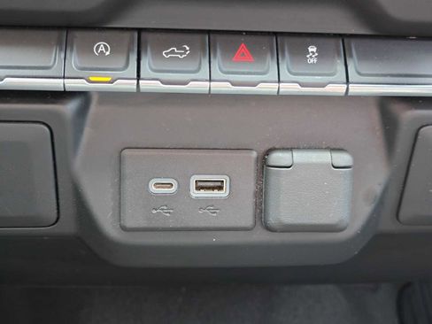 Used 2022 Chevrolet Silverado 1500 Custom AWD/4WD image 34