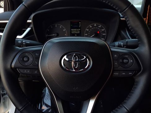 Certified 2025 Toyota Corolla SE image 12